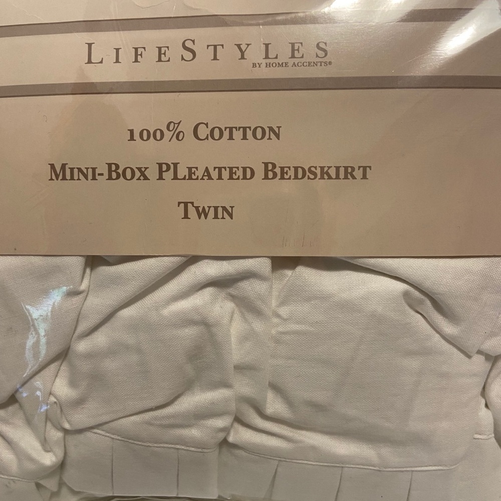Bedding - Picture 3 of 5